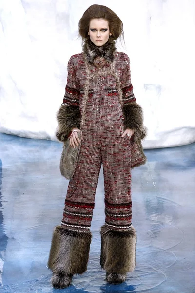 Look 27